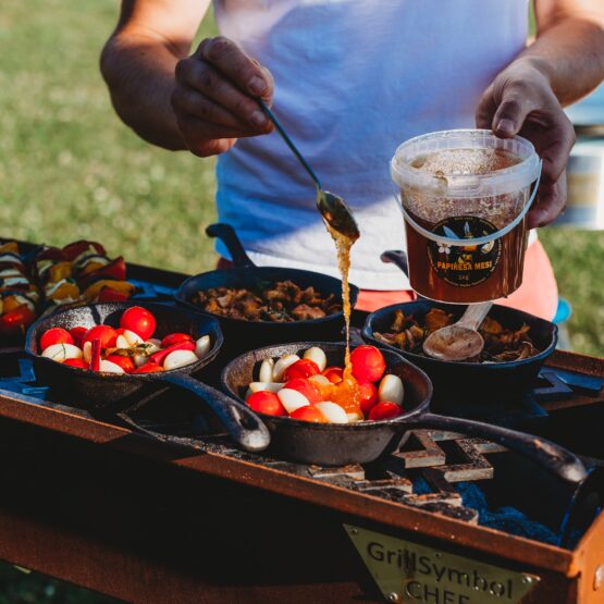 GrillSymbol Charcoal Grill Naked Chef XL Set with accessories