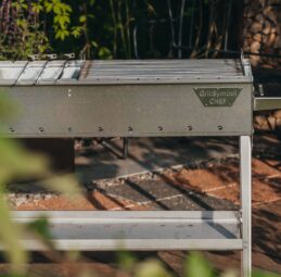 GrillSymbol Charcoal Grill Naked Chef Silver